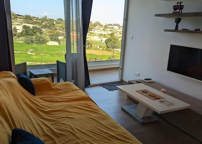 Luxurious 2 Bedroom Apartment With Country View