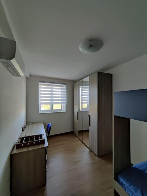 Luxurious 2 Bedroom With Country View Apartment *