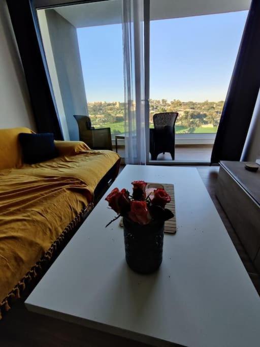 Luxurious 2 Bedroom With Country View Apartment *